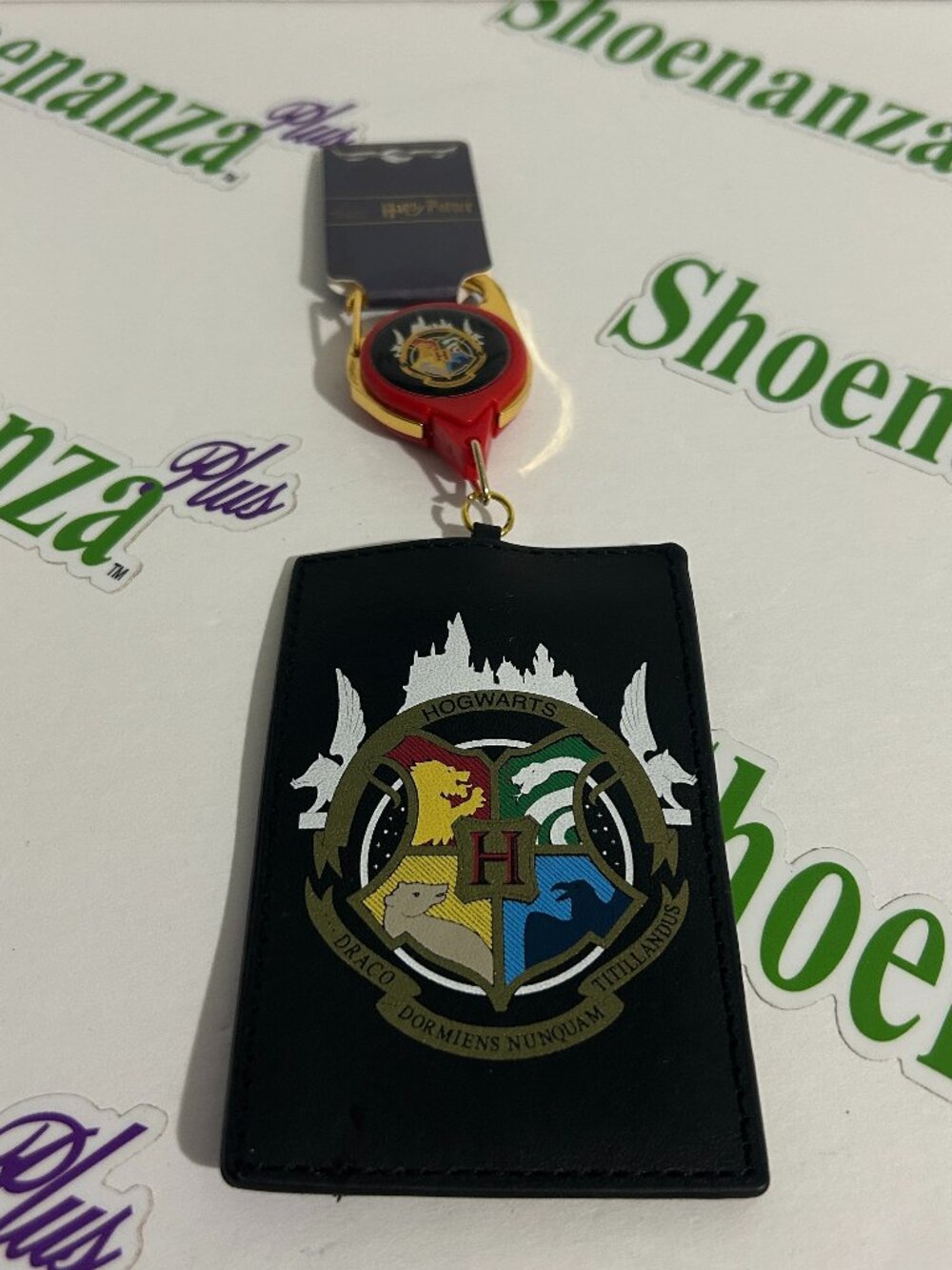 Bioworld Retractable Lanyard Harry Potter Hogwarts Crest ID Badge Cardholder